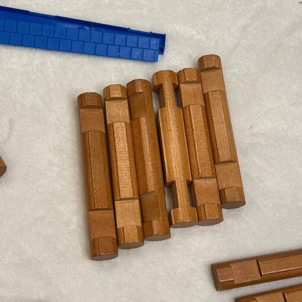 Lincoln Logs Assorted - Picture 7 of 8